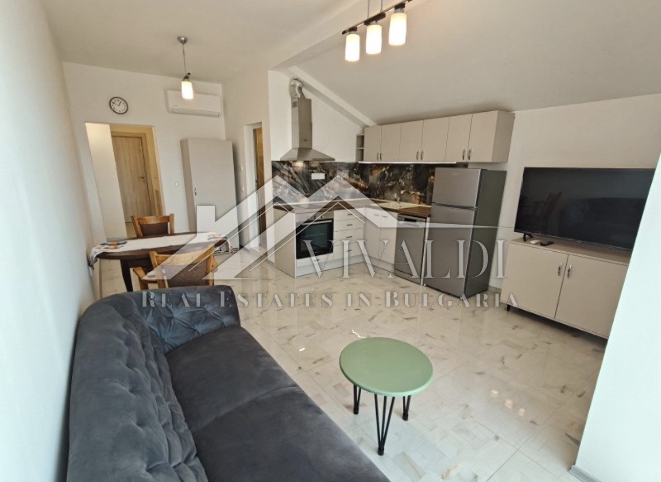 Two-room apartment with panoramic sea views and a parking space, Pchelina district, Varna