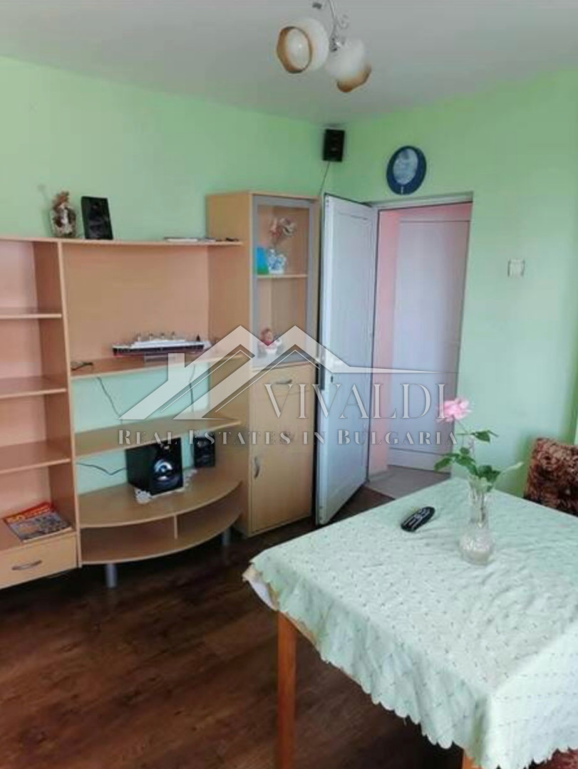 Тристаен апартамент в кв. Левски, Варна
