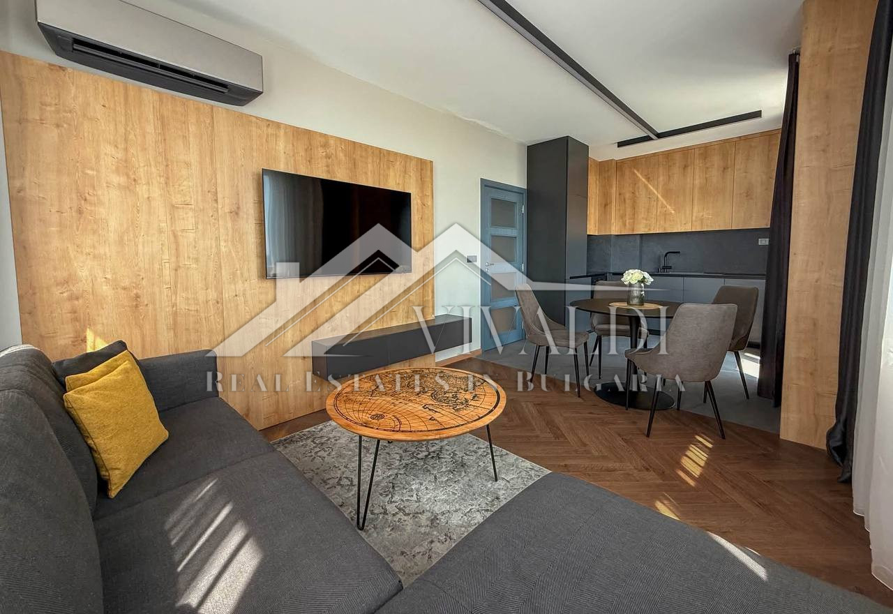 Three-Room Apartment on Levski Boulevard, Varna