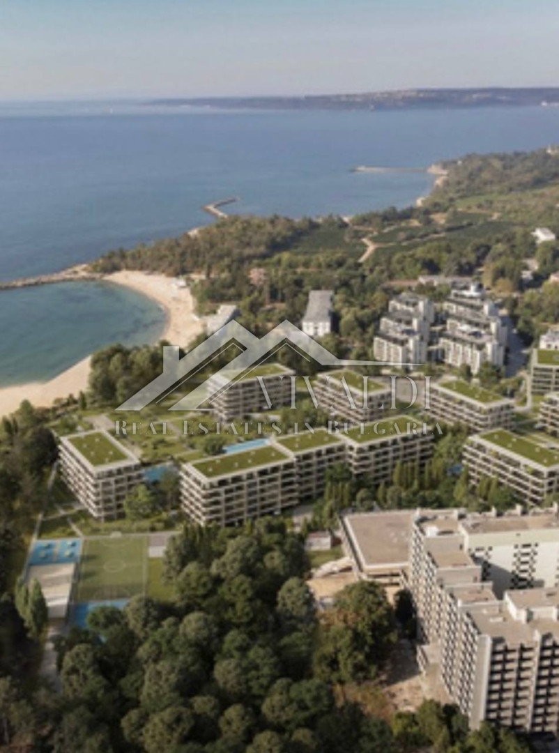 Луксозен тристаен апартамент в GRAND PARK & LIVING, к.к. Св. св. Константин и Елена, Варна