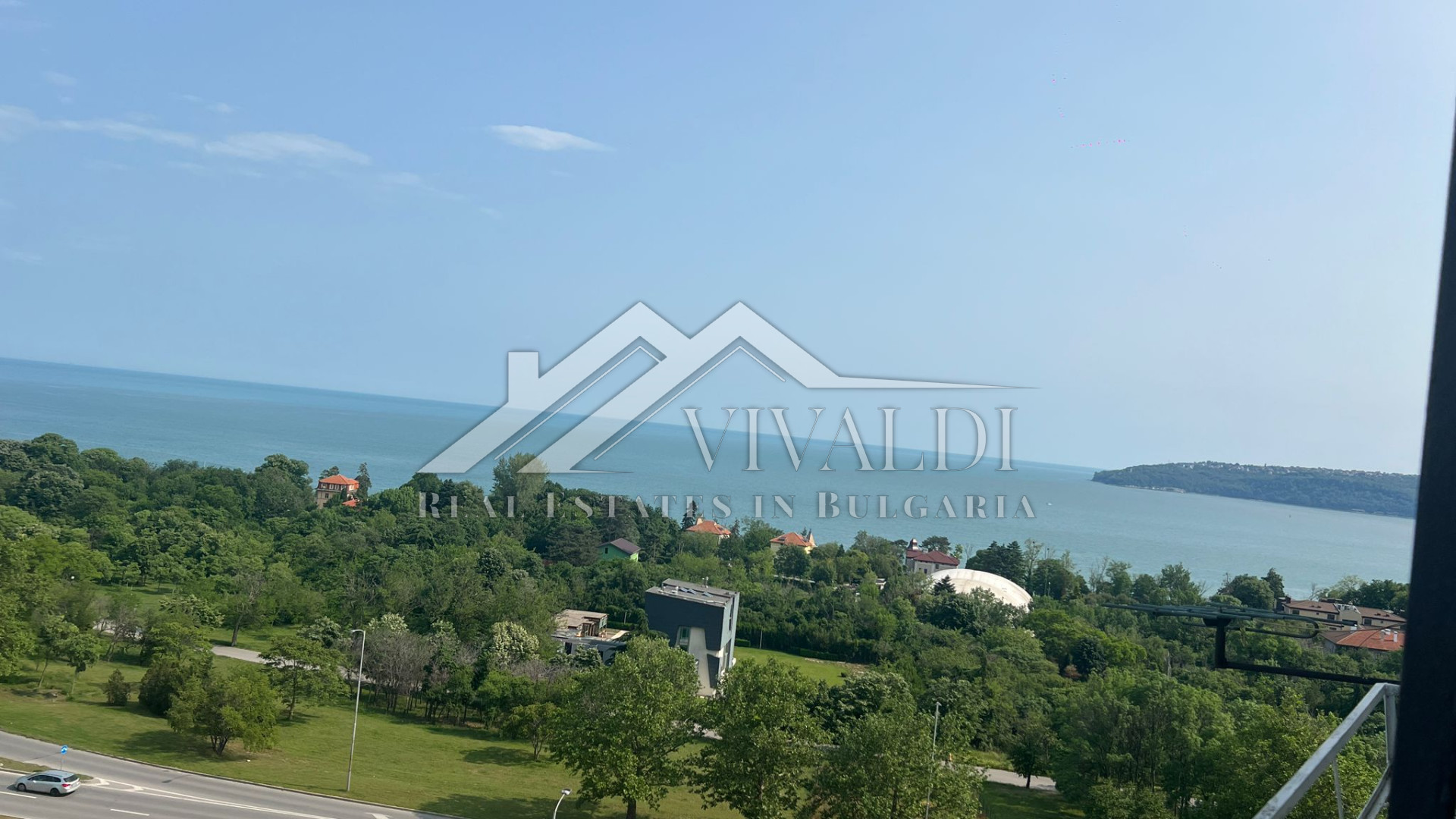 Three-bedroom apartment for rent with sea view - Chaika district, Varna.