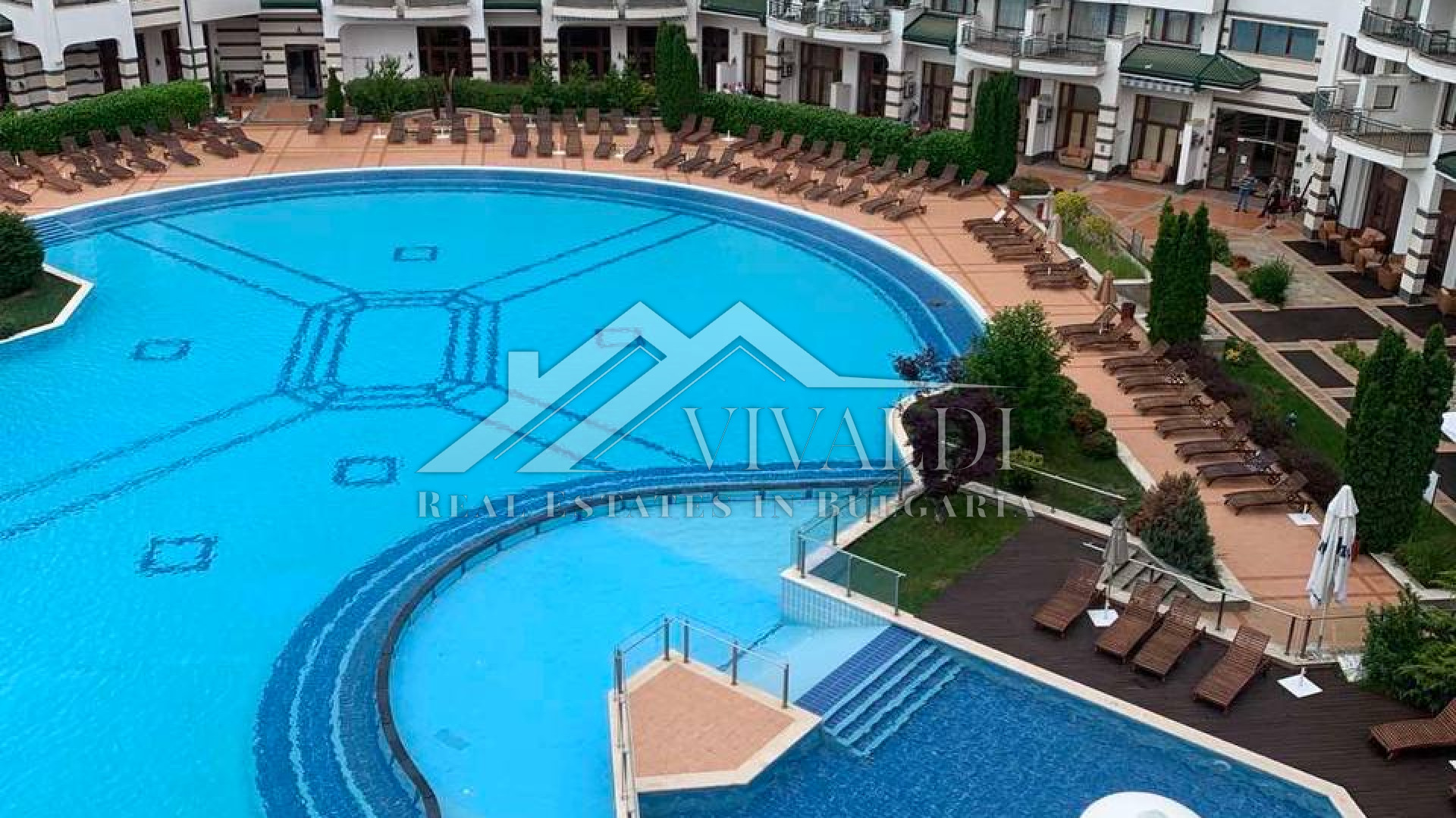 Студио в елитния комплекс Emerald Beach Resort & Spa, Равда.