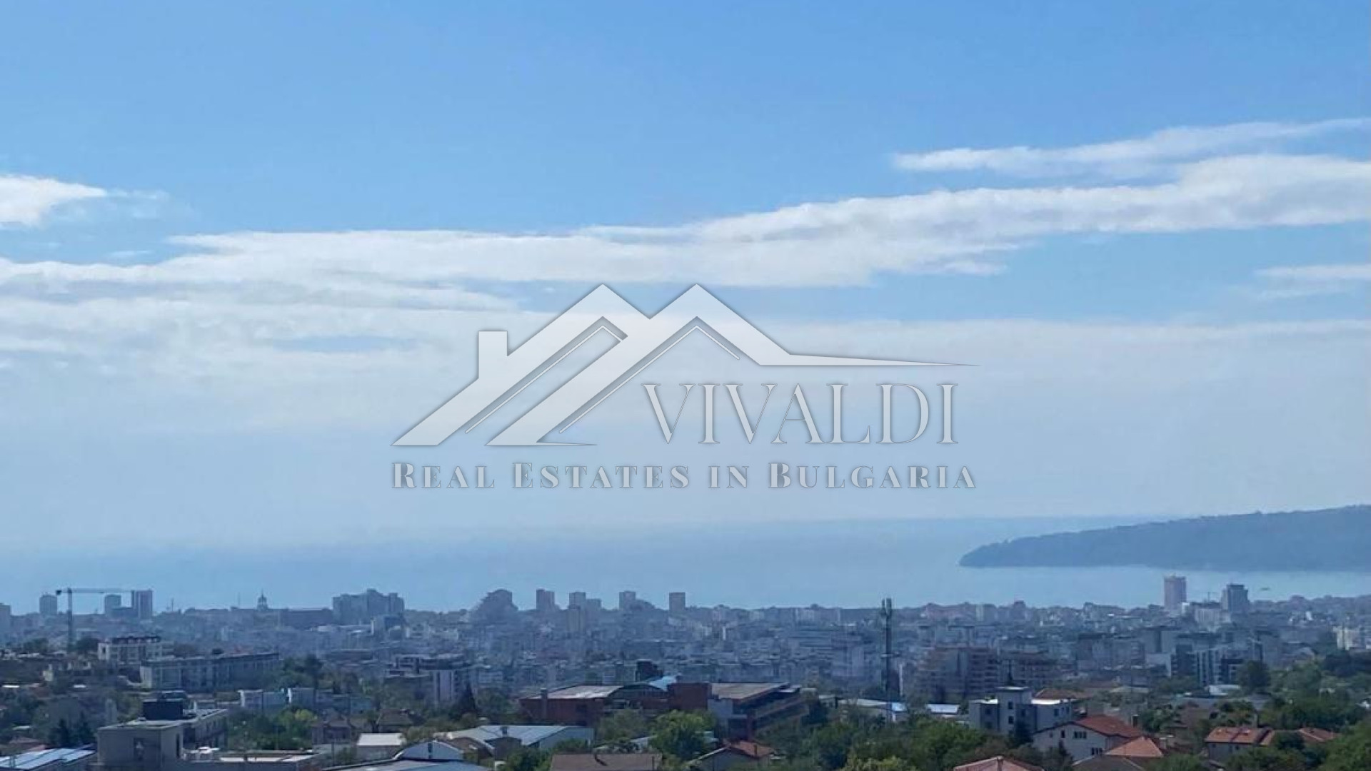 Three-room apartment with a unique panorama and a large terrace in the 