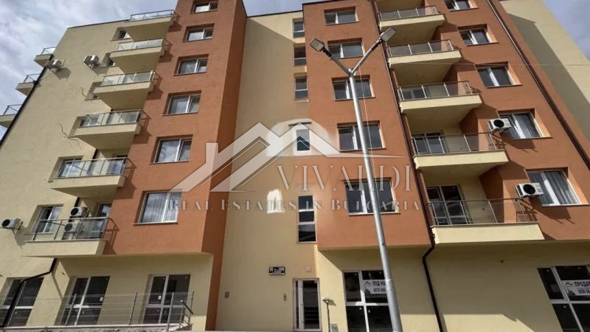 Двухкомнатная современная квартира в районе Младост II, г. Варна.