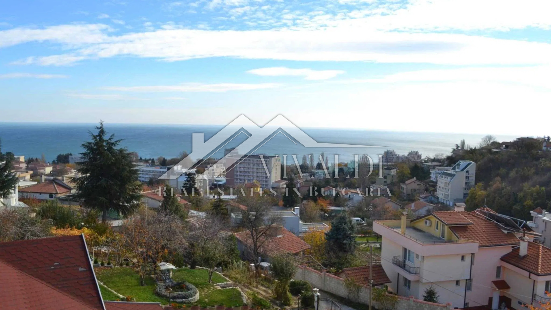 Трехнкомнатная квартира с потрясающим видом на море Ален- Мак, г. Варна