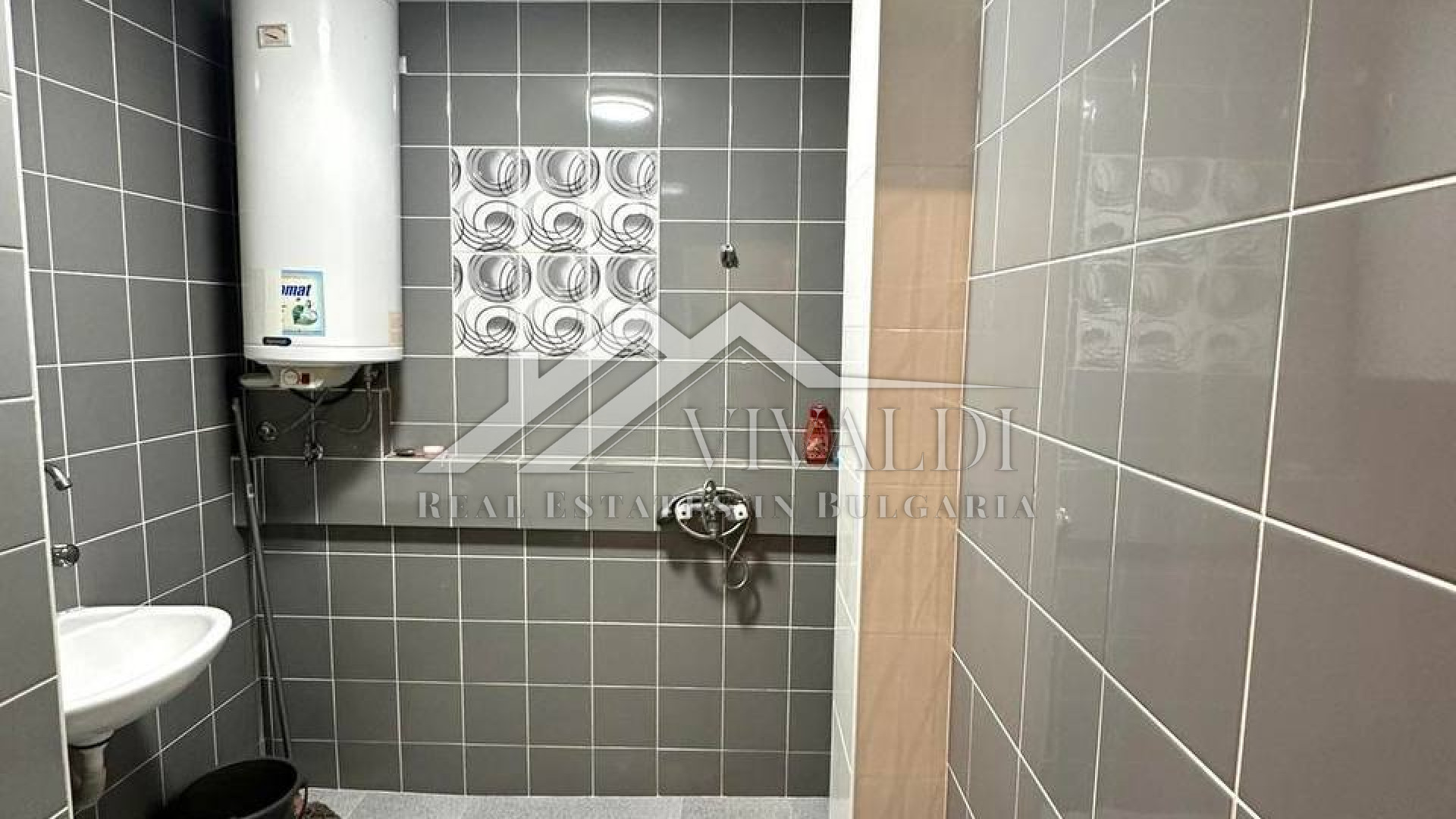 Светлая двухкомнатная квартира в районе Трошево, г. Варна 