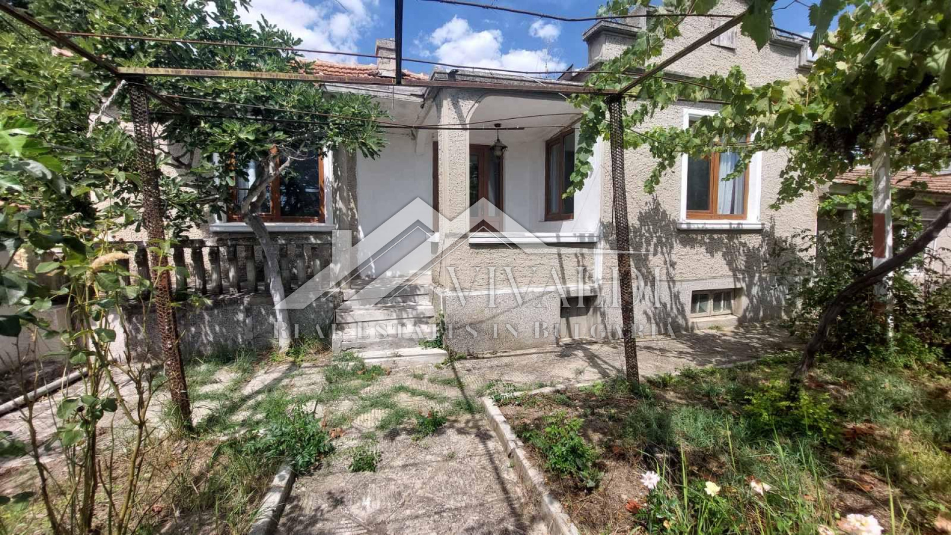 A cozy house in the picturesque and quiet village of Osenovo, Varna region