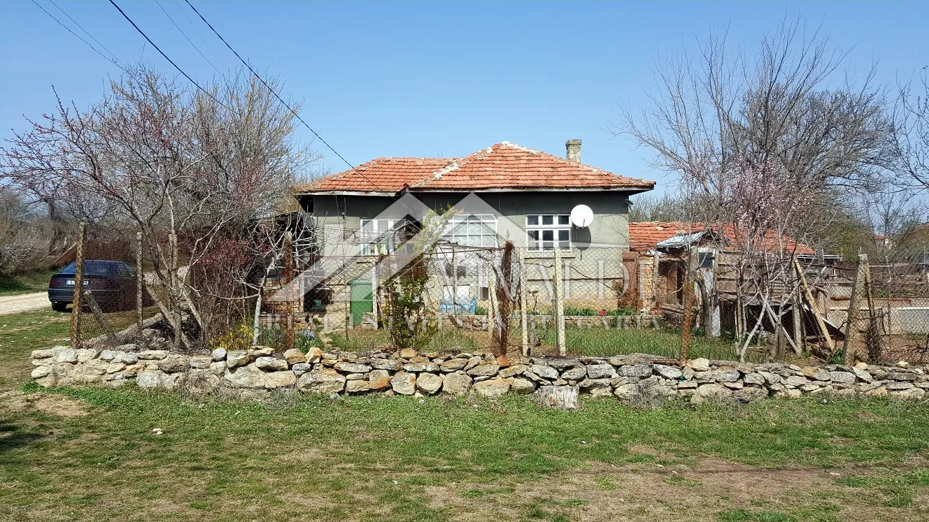 Дом в селе Аврен