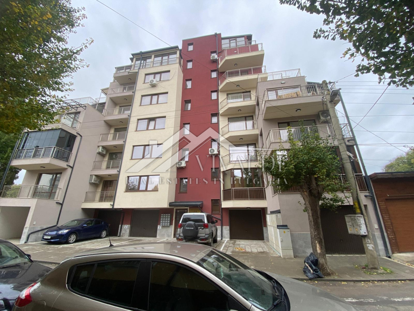 Three-room apartment near the Kolkhozny Bazaar, Varna