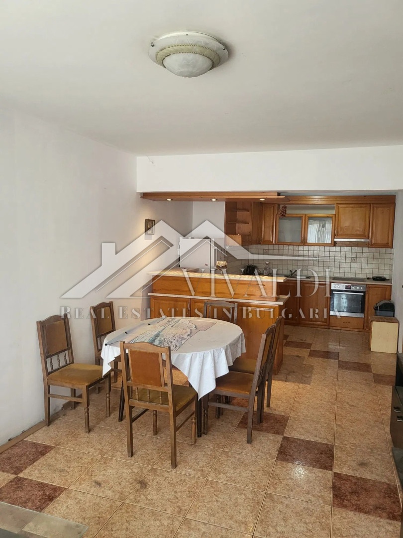 Three-room apartment in apt. Chaika, Varna