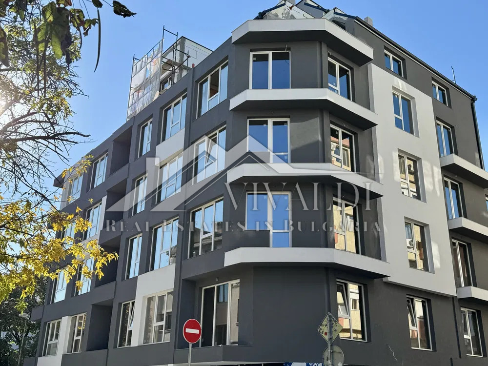 Тристаен апартамент близо до Гранд Мол, Варна