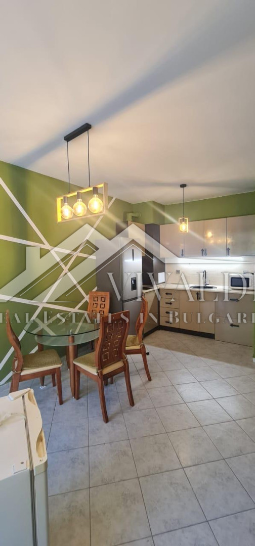 Тристаен апартамент в сърцето на курорта Слънчев бряг