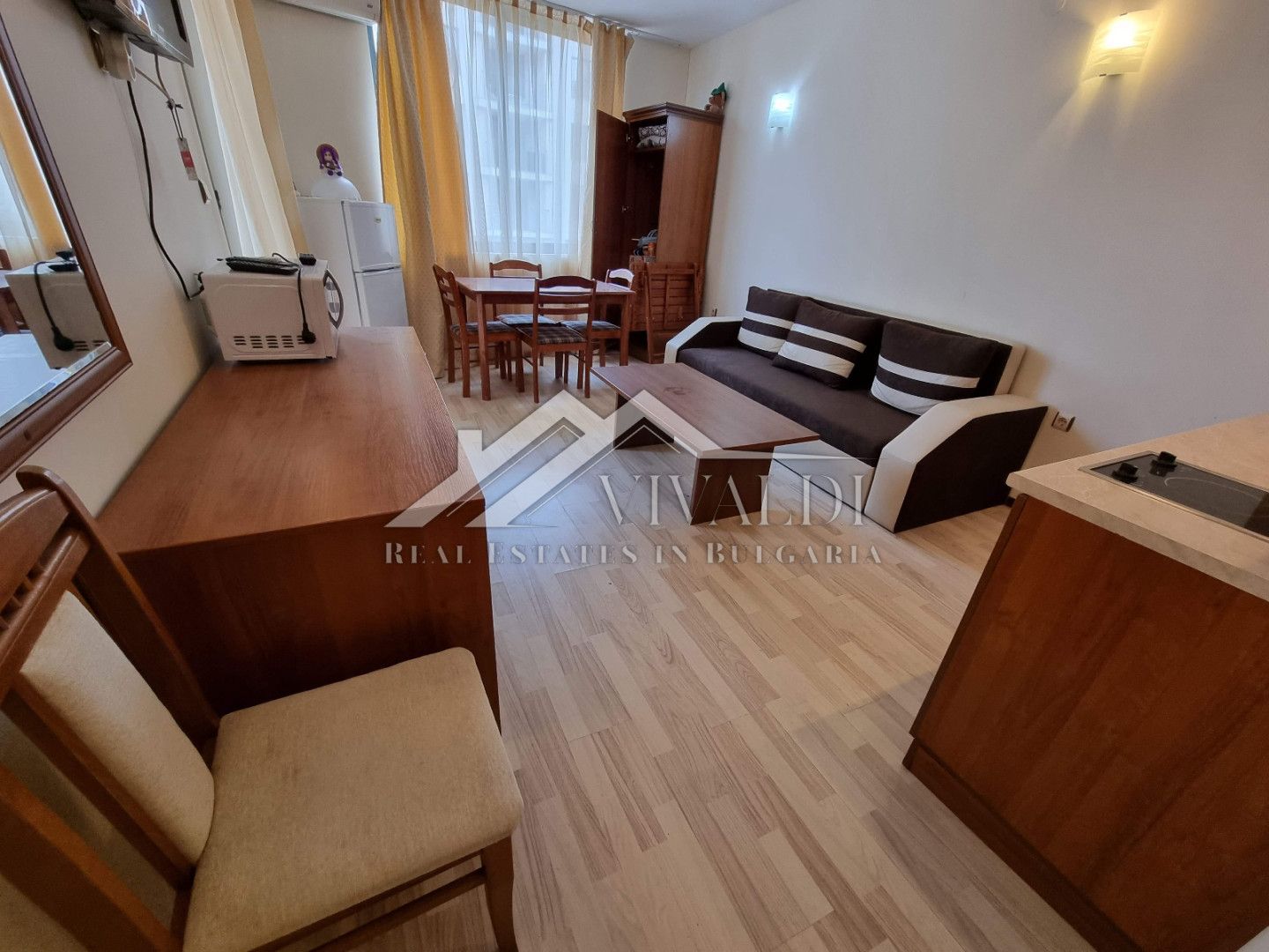 Тристаен апартамент в комплекс Авалон, Слънчев бряг