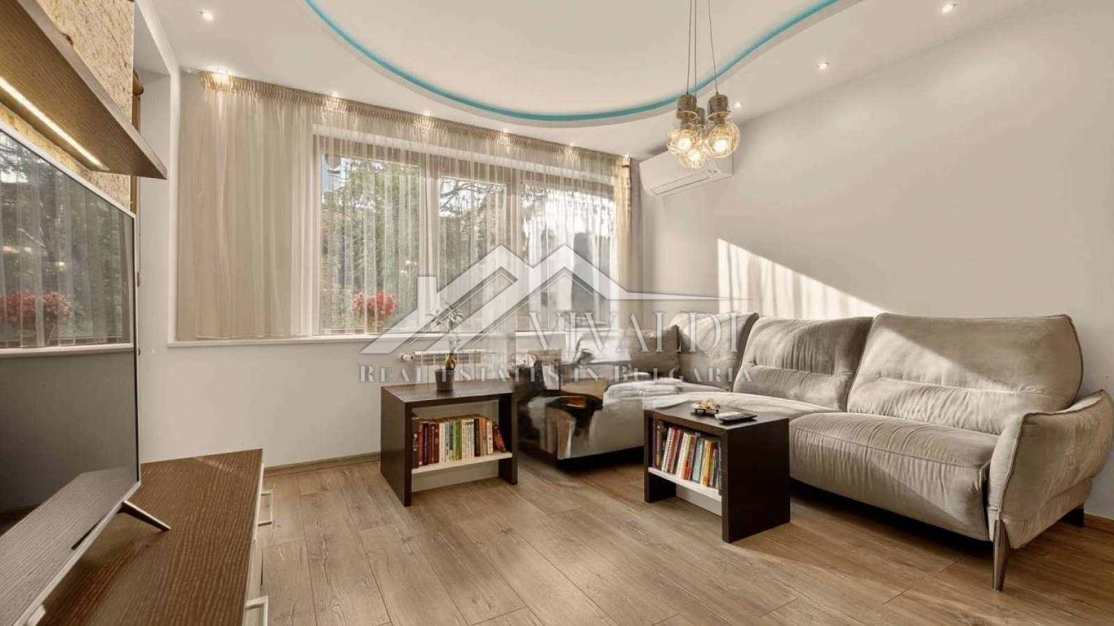 Тристаен апартамент в центъра на Варна