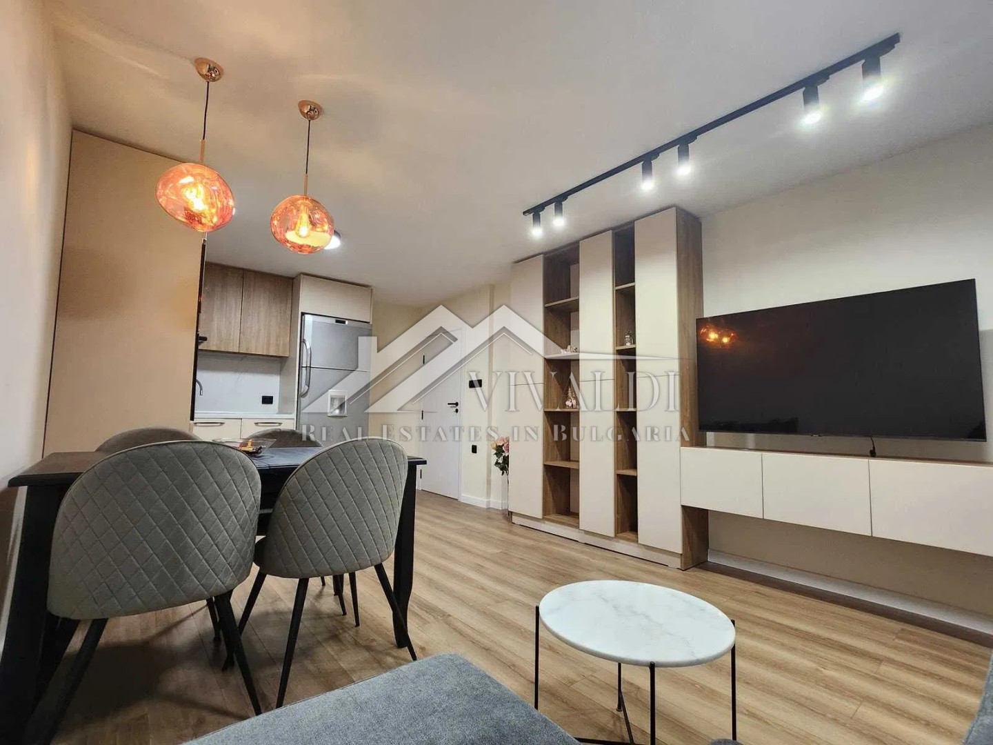 Тристаен апартамент в един от престижните райони на Варна – кв.„Чайка“.