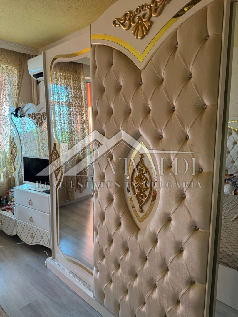 Четырехкомнатная квартира в района Автогары, г. Варна 