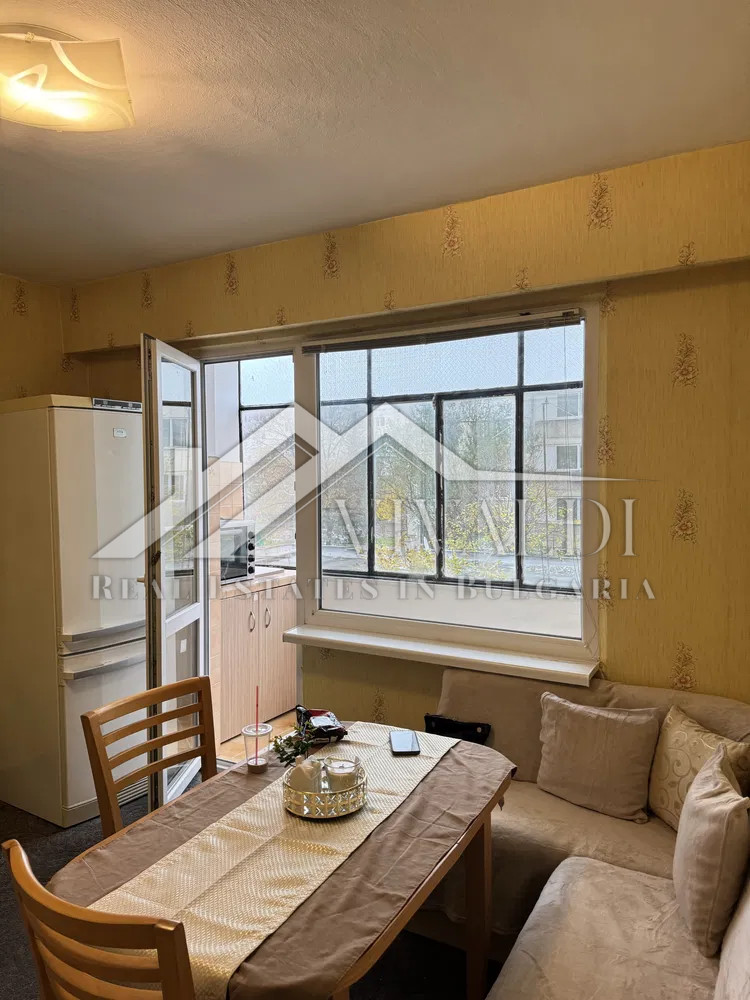 Двустаен апартамент в квартал Владиславово, Варна