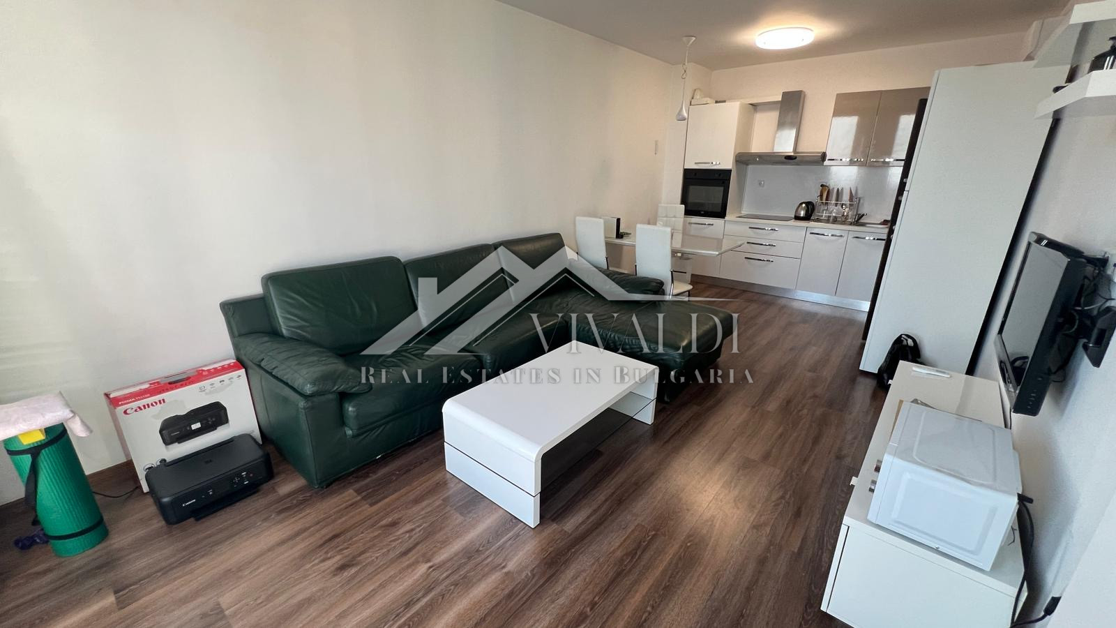 Three-room apartment with a parking space in the top center of Varna