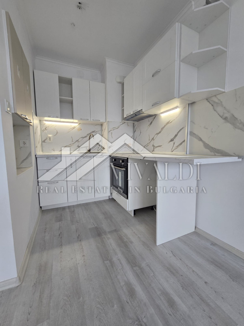 Двустаен апартамент в комплекс Флорес Парк, Слънчев бряг