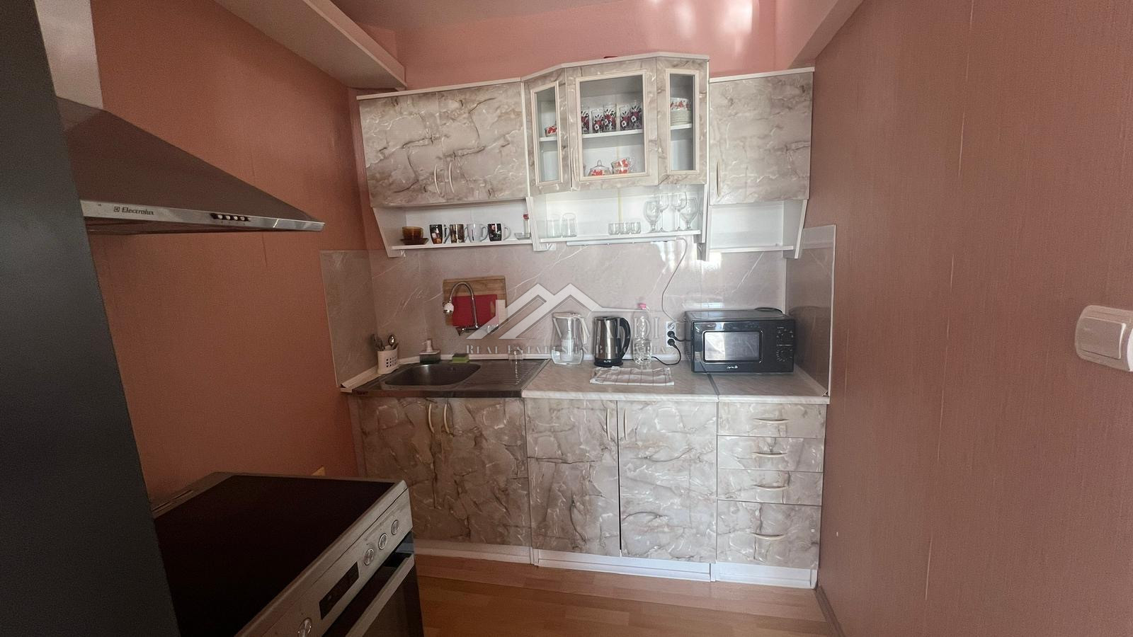 Three-room apartment in the Briz area, Varna