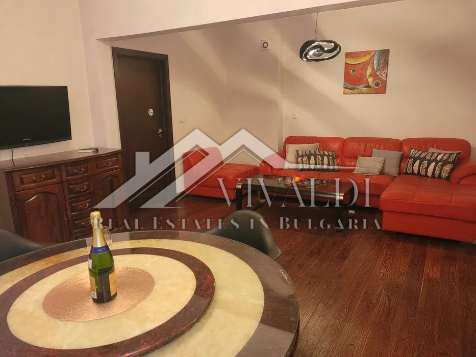 Четырёхкомнатный апартамент в центре Варны