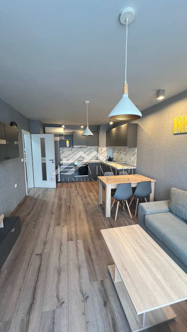 Двустаен апартамент с паркомясто– Св. Св. Константин и Елена, Варна