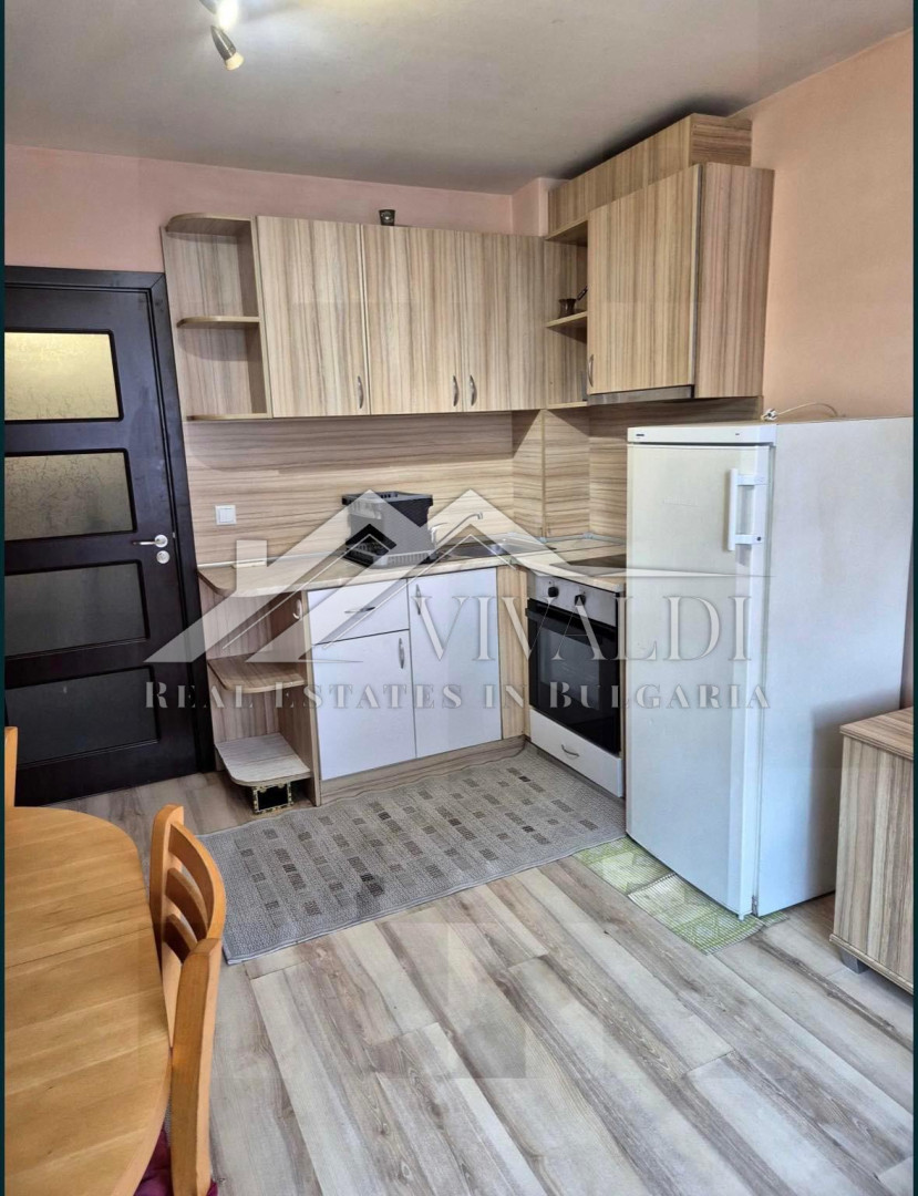 Двустаен апартамент в района на Колхозен пазар, Варна