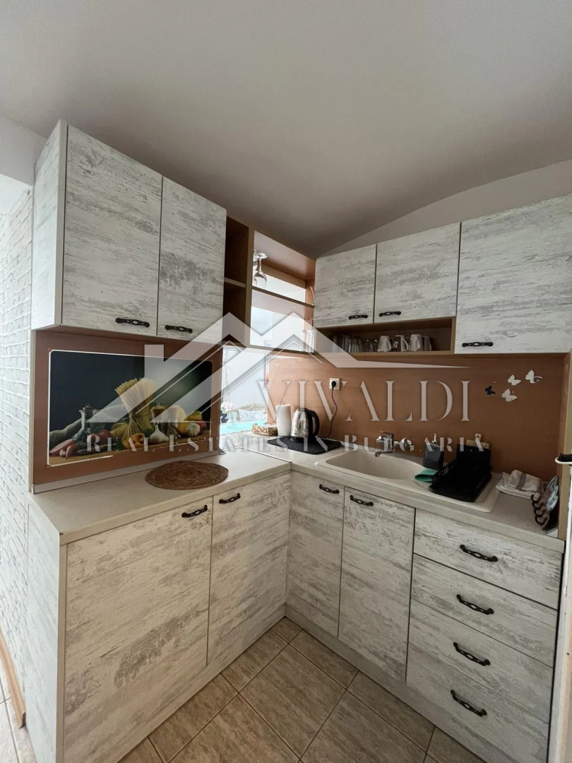 Тристаен апартамент в район Гръцка махала, Варна