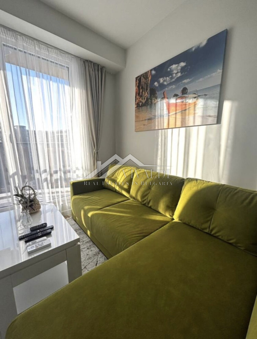 Двустаен апартамент с паркомясто в курортен комплекс Св. Св. Константин и Елена, гр. Варна