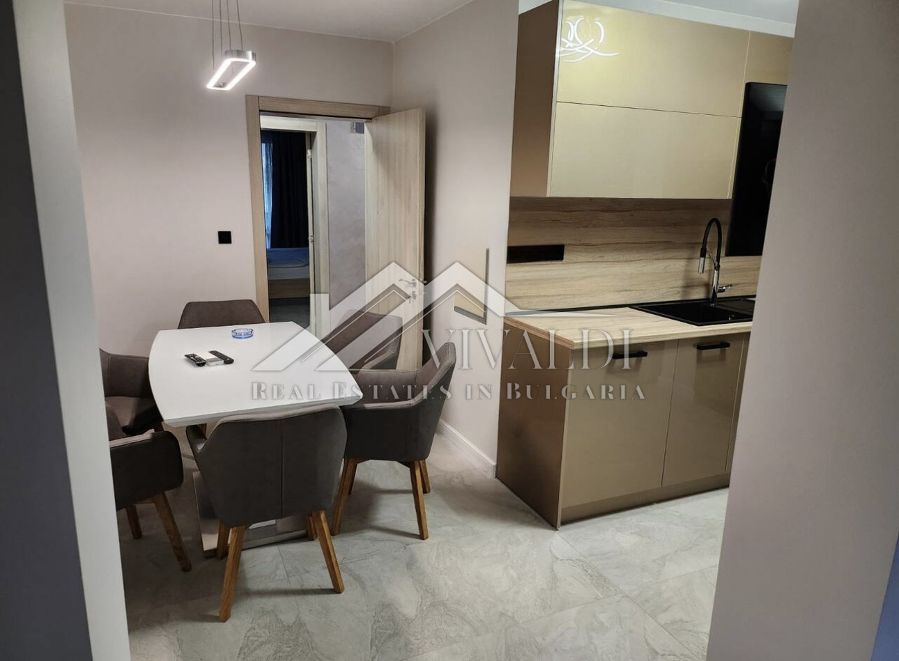 Тристаен апартамент в Цветен квартал, гр. Варна 