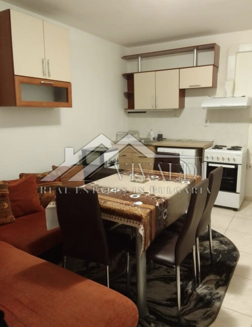 Тристаен апартамент в централната част на гр. Варна