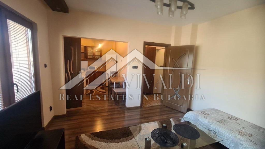 Тристаен апартамент в центъра на гр. Варна