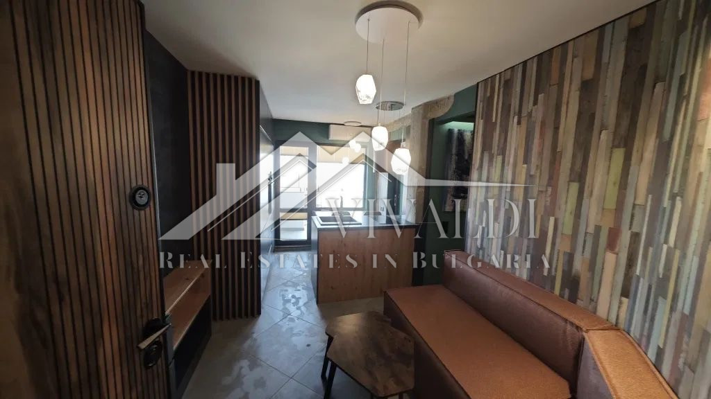 Двустаен апартамент в район Колхозен пазар, Варна.