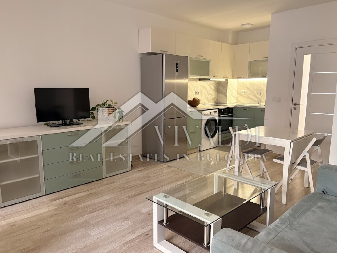 Двустаен апартамент под наем в район Grand Mall, Варна.