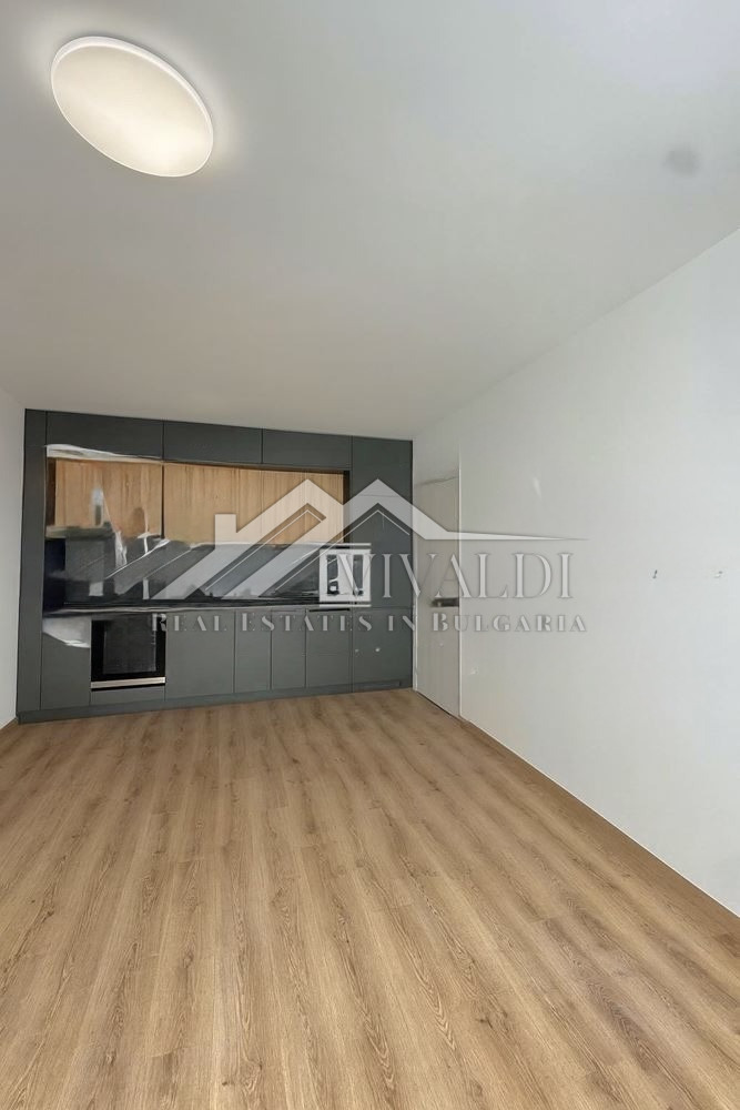 Тристаен апартамент в район Възраждане 3, гр. Варна.