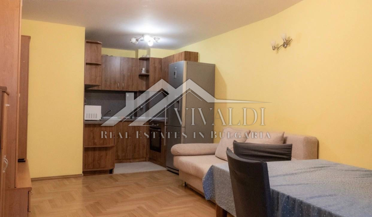 Тристаен апартамент в идеалния център на Варна