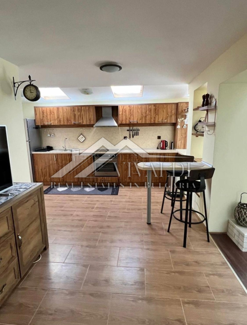 Тристаен апартамент в квартал Виница, Варна. 