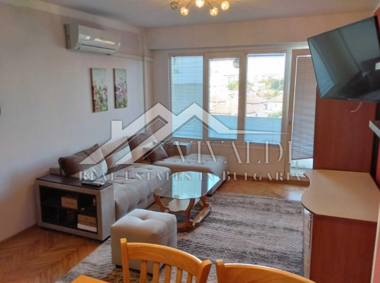 Тристаен апартамент в квартал Левски, Варна.