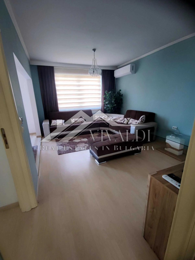 Тристаен апартамент в район Автогара, Варна.