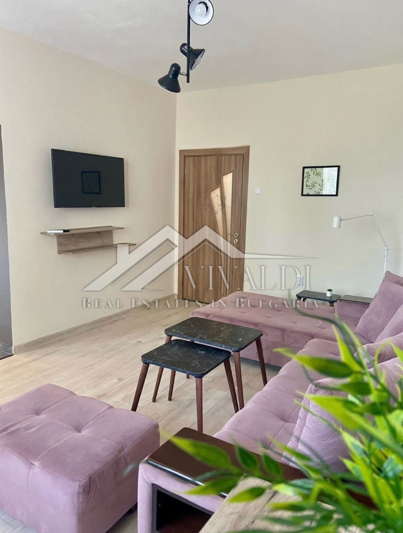 Тристаен апартамент в квартал Чайка, Варна.