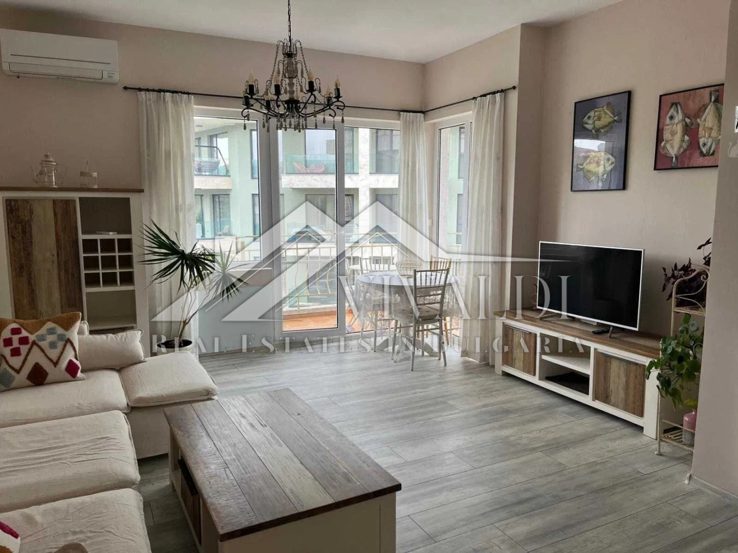 Двустаен апартамент —  Св. Св. Константин и Елена, Варна