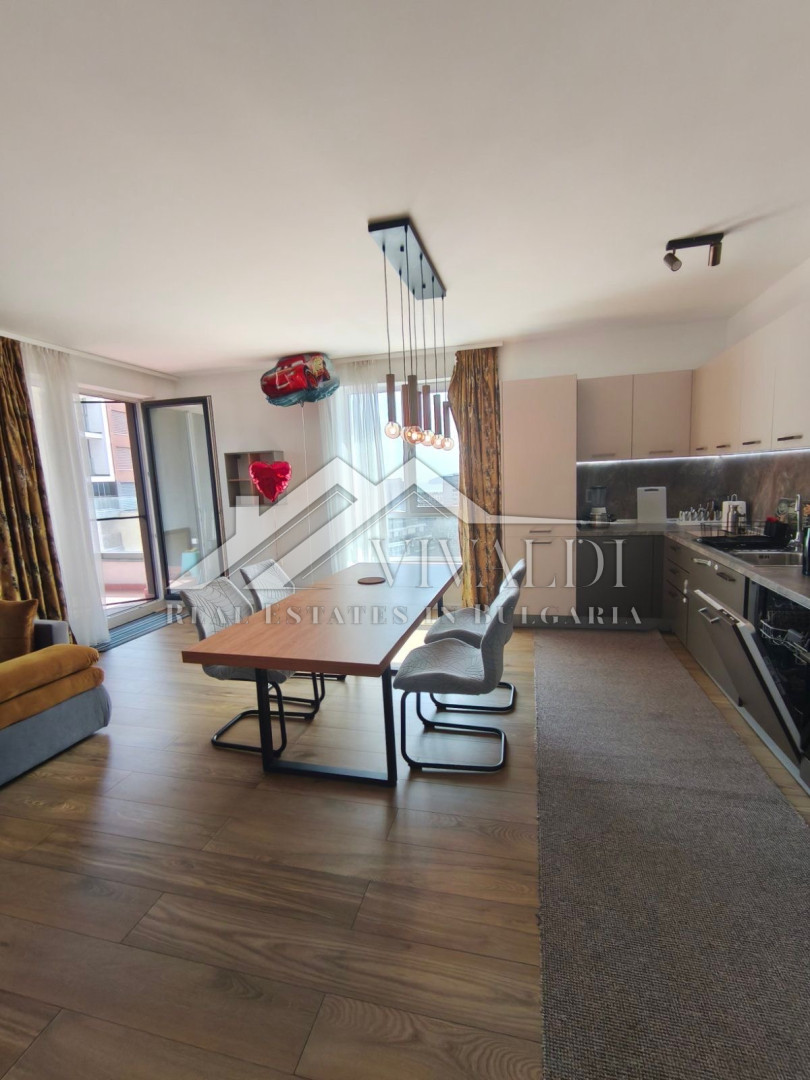 Тристаен апартамент с паркоместа -район Бриз, гр. Варна