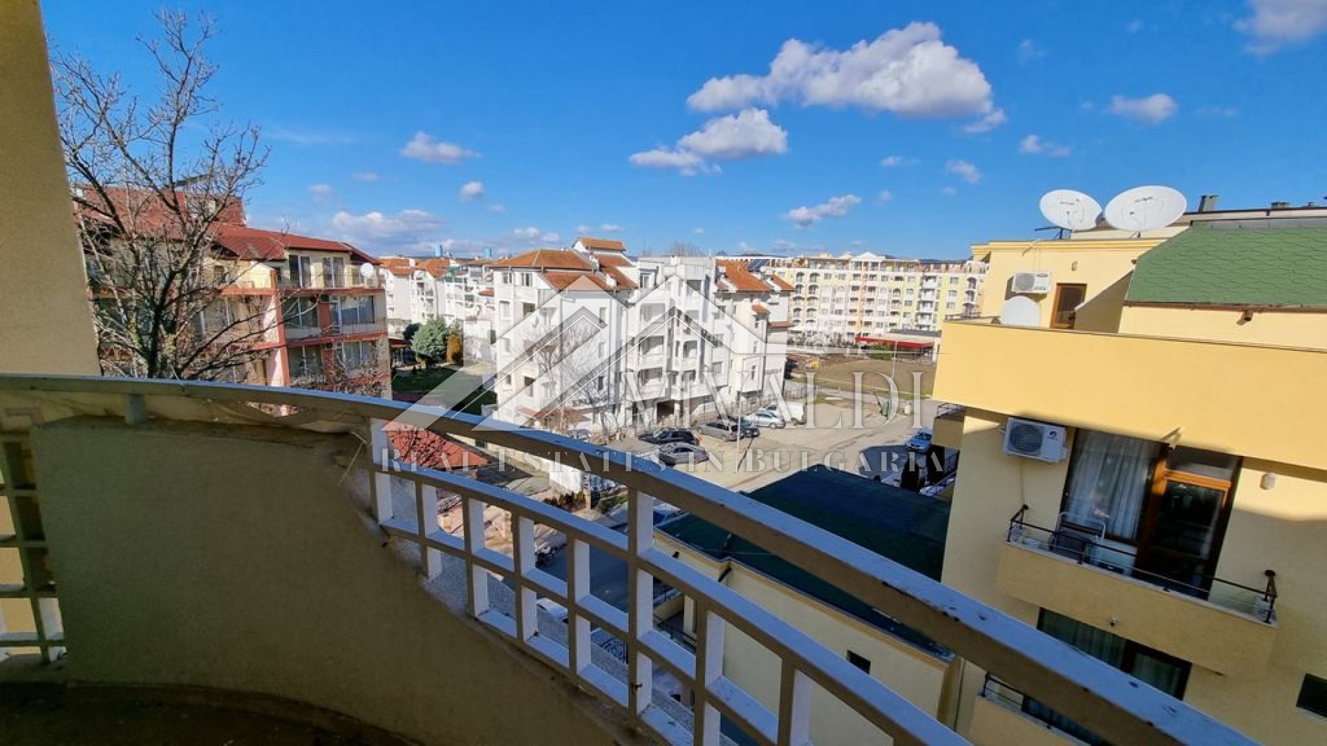 One-bedroom apartment in the complex 