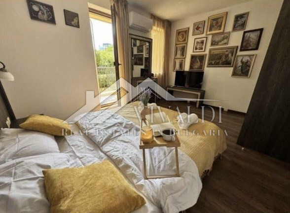 Двустаен апартамент - м-т Ален мак, гр. Варна