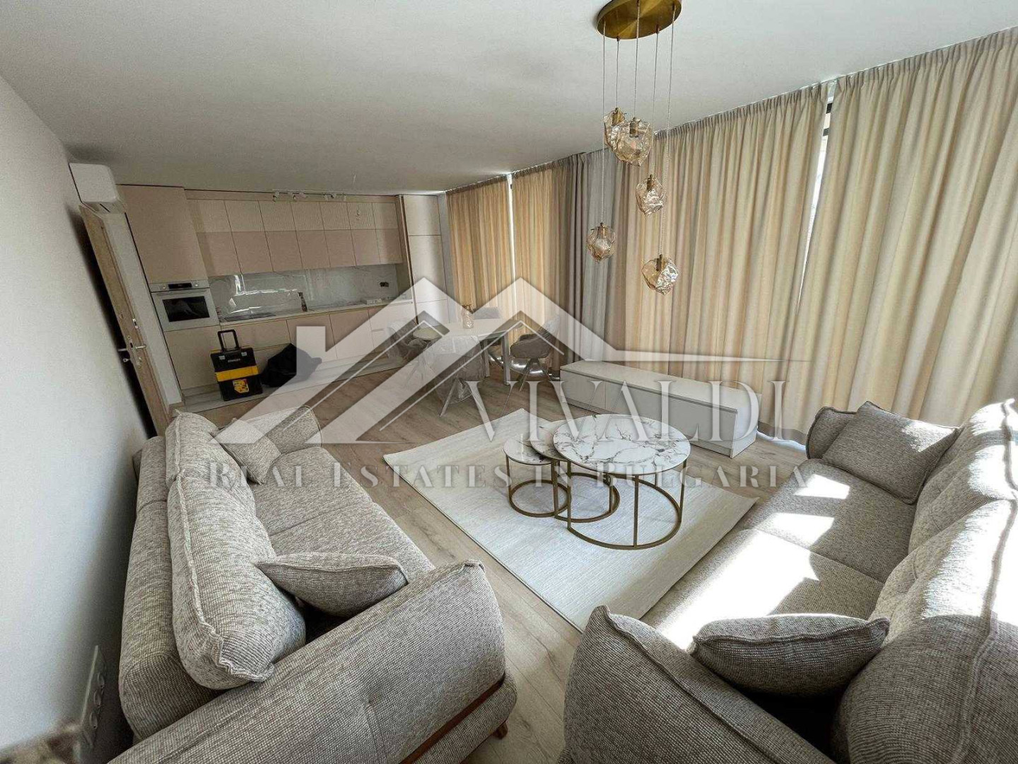 2-комнатный апартамент в комплексе Azur Panorama, Варна